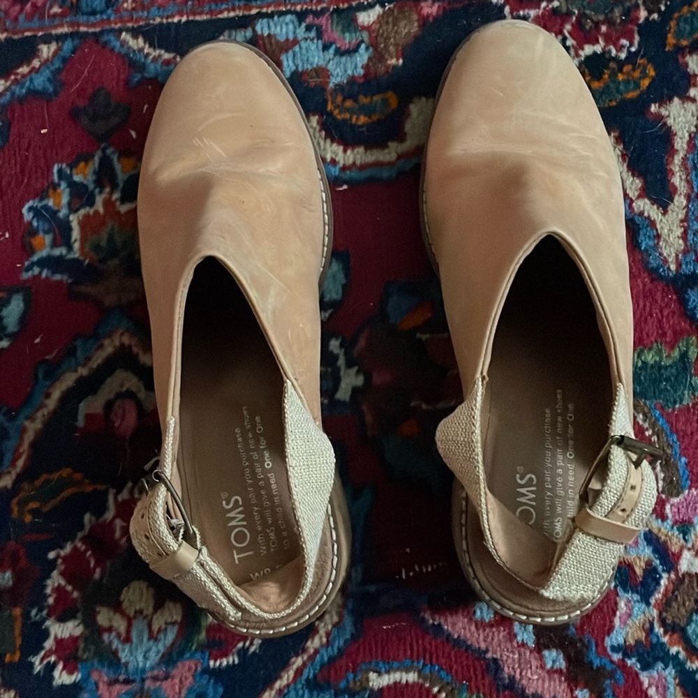 Real leather Light tan sling back box heal Toms shoes